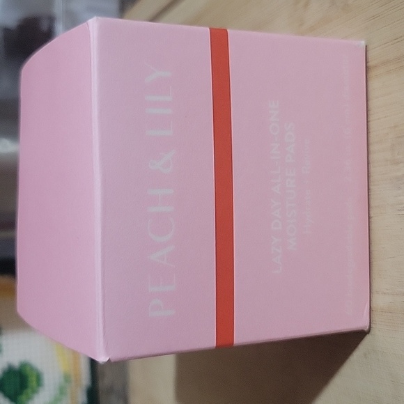Peach & Lily Moisture Pads - Picture 2 of 8
